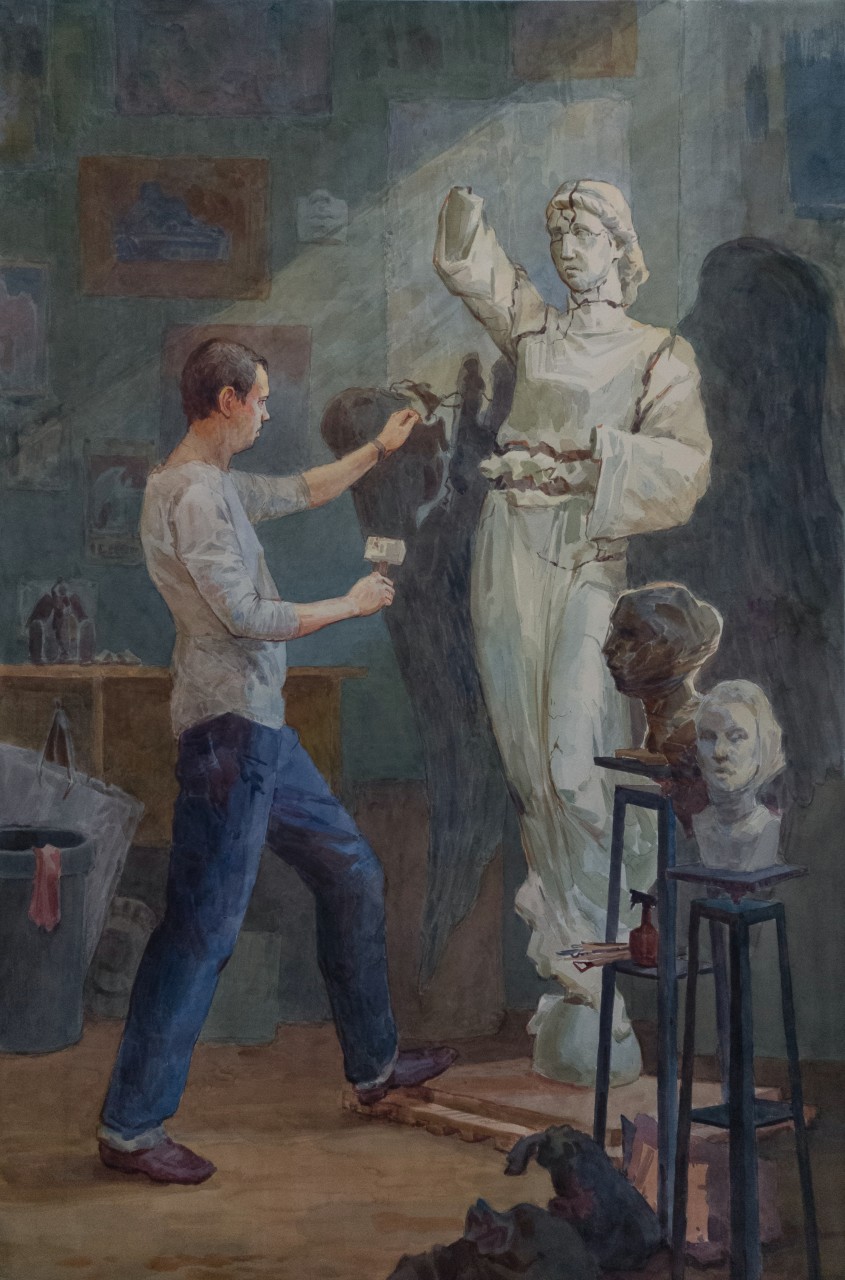 Плеханов за работой в скульптурной мастерской