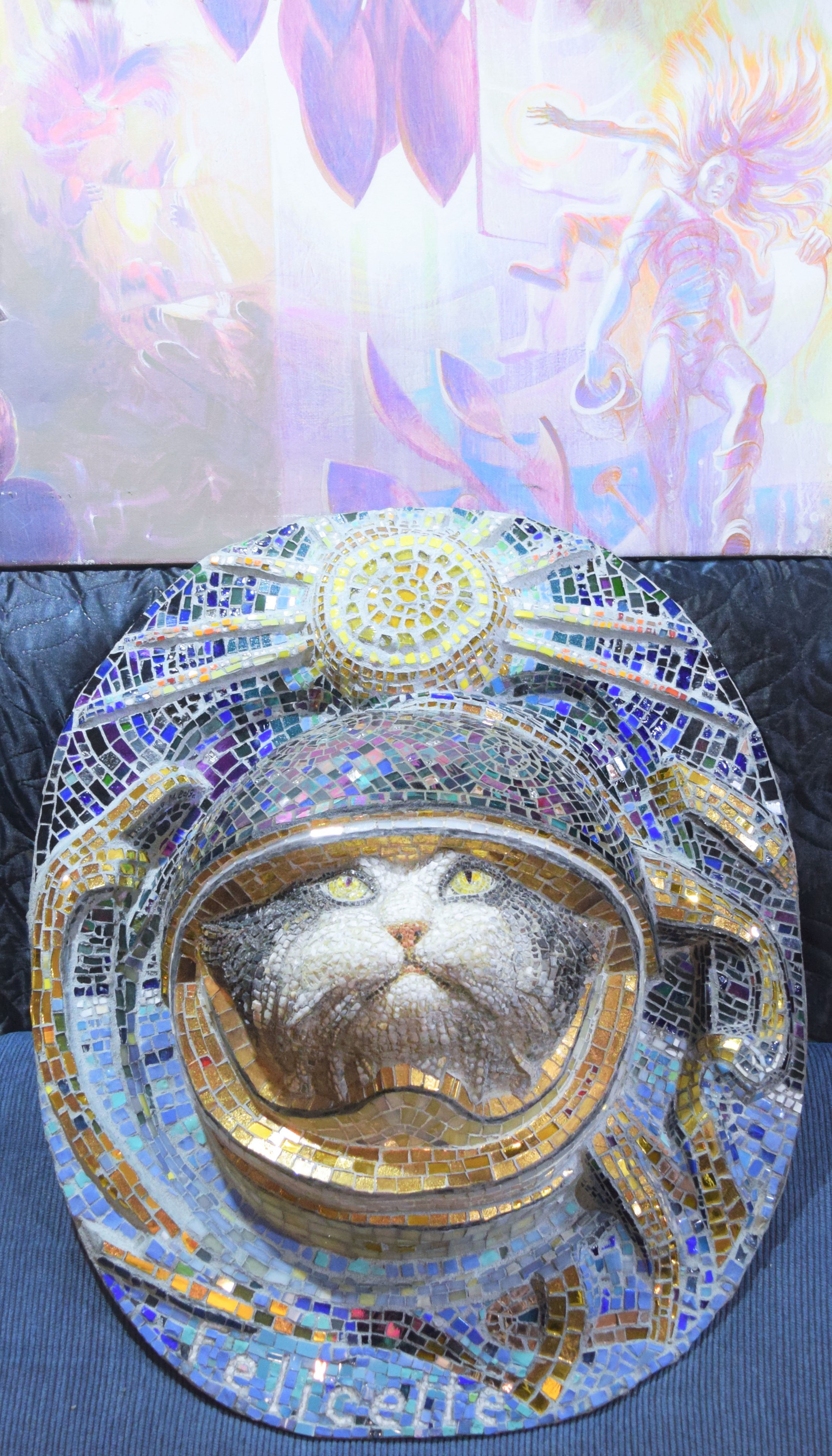 Мозаичный памятник Фелисетт - кошке, побывавшей в космосе