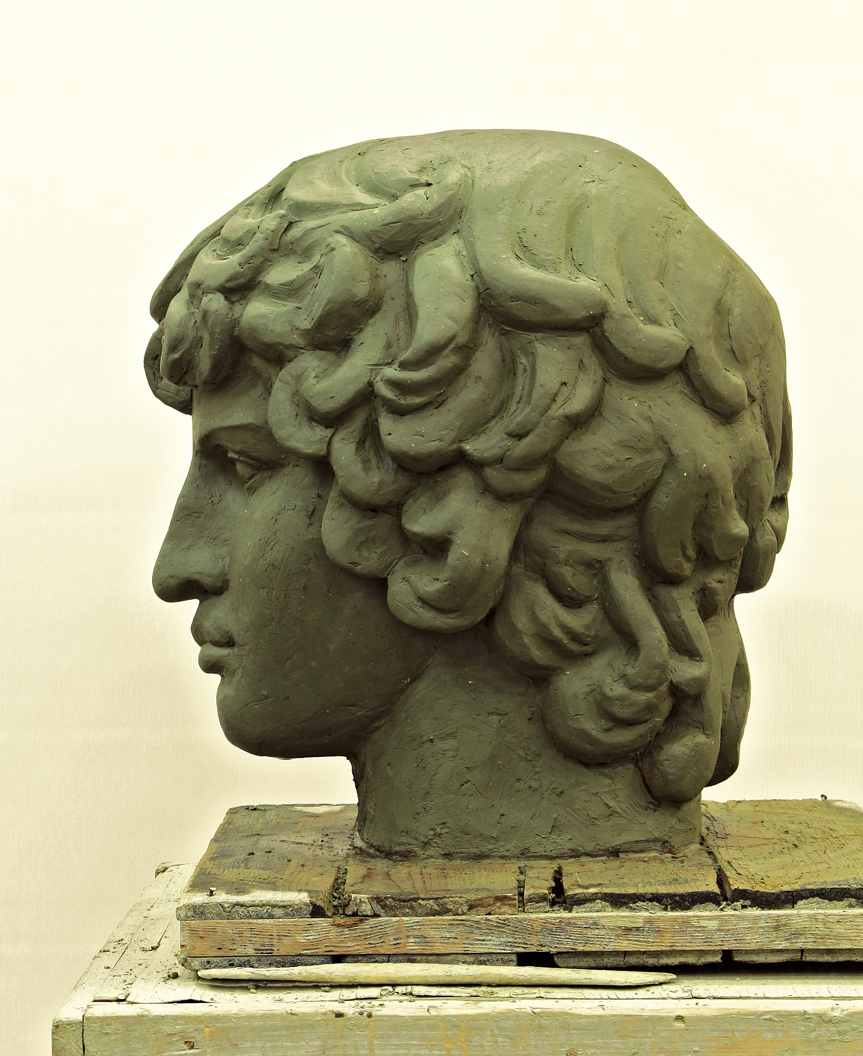 Копия из глины с гипсовой, античной головы Антиноя